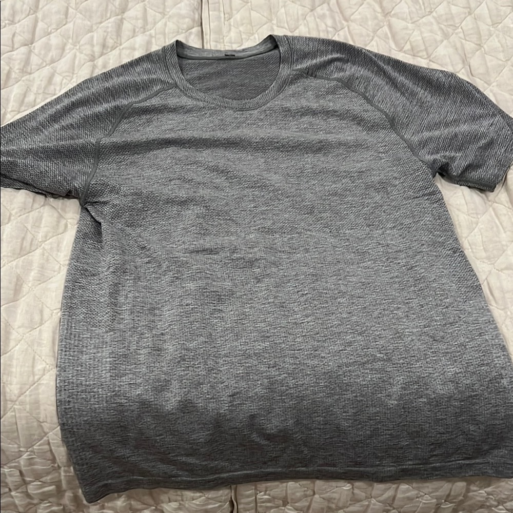 Men's M Lululemon Metal Vent Tech Gray T-Shirt
